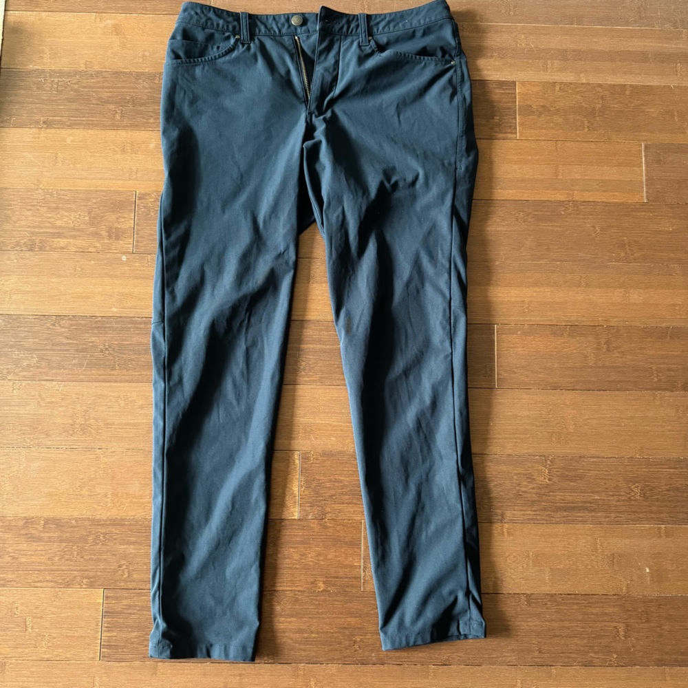 Lululemon ABC pants, slim fit - 30/32, navy blue